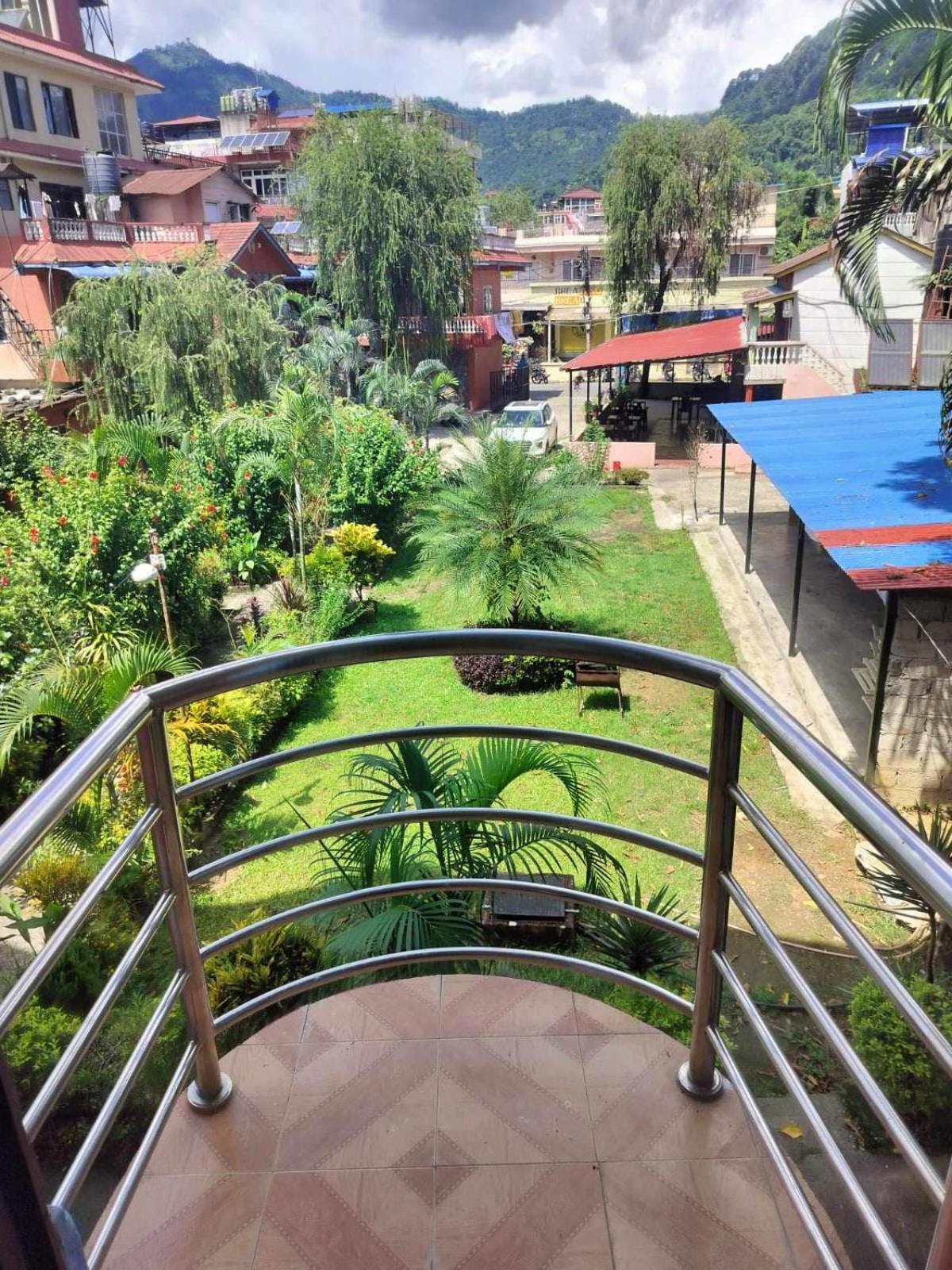 Hotel New Elia Pokhara Exterior photo
